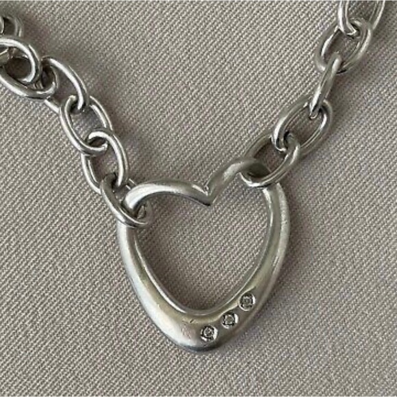 Hot Diamonds Heart Bracelet w/3 diamonds. The perfect Valentine’s Day gift 4 you - Picture 8 of 12